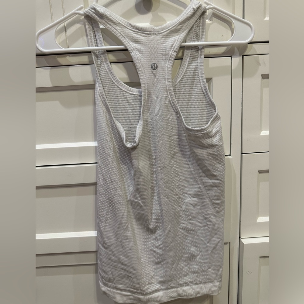 Lululemon White Swiftly Tech Tank Top, size 2